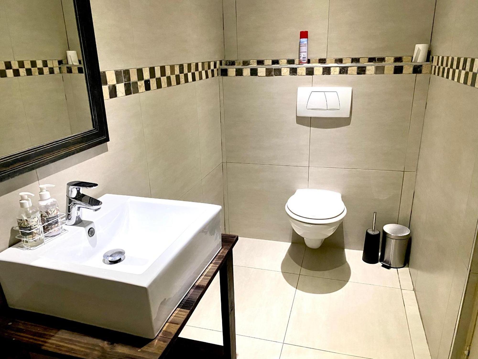 Cavallo Guesthouse Windhoek Bagian luar foto