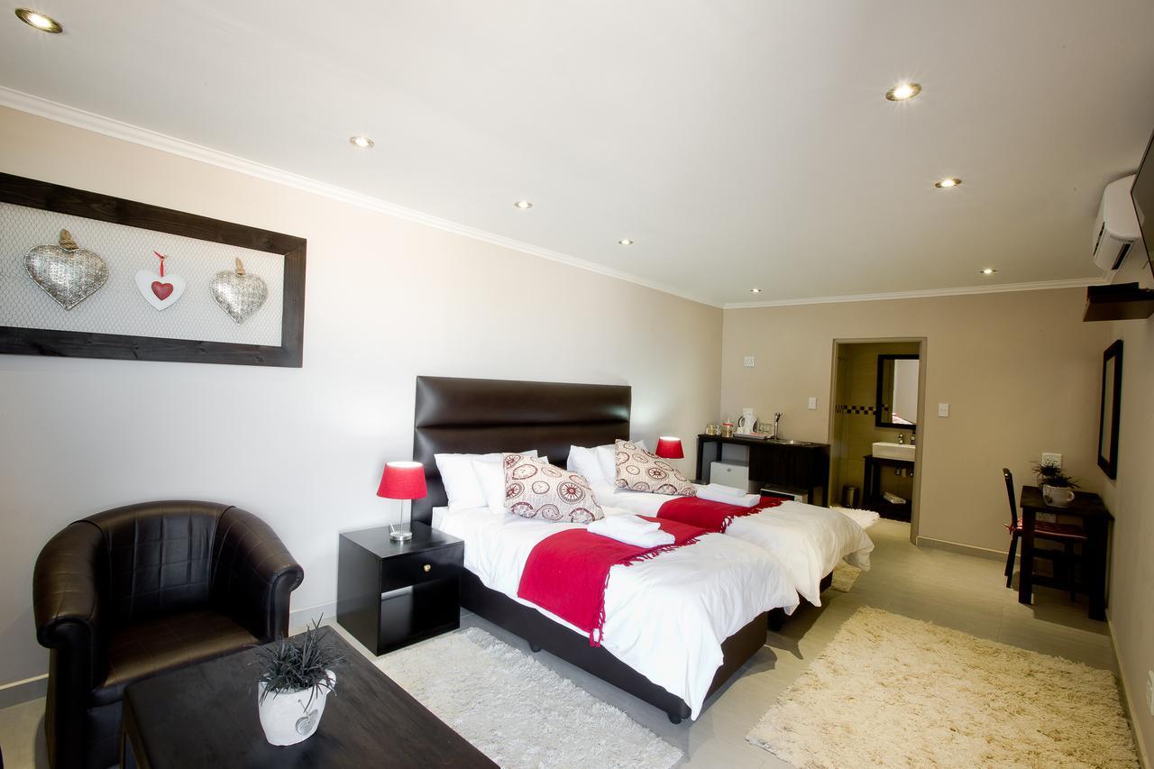 Cavallo Guesthouse Windhoek Bagian luar foto
